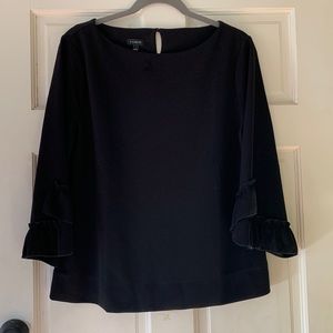 Talbots Adorable top!  The sleeves make it perfect.  Size Large.